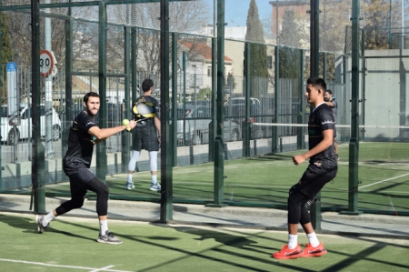 Manu Rodríguez golpea la bola (FUNDACIÓN CB GRANADA) Manu Rodríguez golpea la bola (FUNDACIÓN CB GRANADA)
