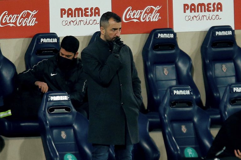Diego Martínez, durante el anterior choque del Granada en Villarreal (EFE)