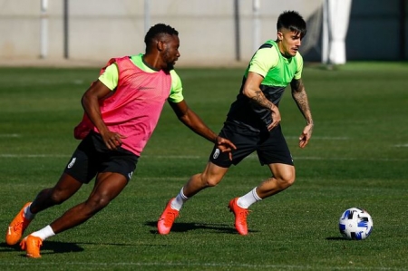 El filial ha preparado el duelo ante el líder con mucha intensidad (GRANADA CF) El filial ha preparado el duelo ante el líder con mucha intensidad (GRANADA CF)