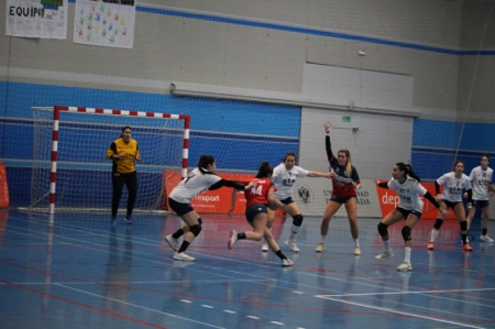 Imagen de un ataque del Universidad de Granada (DEPORTES UGR) Imagen de un ataque del Universidad de Granada (DEPORTES UGR)