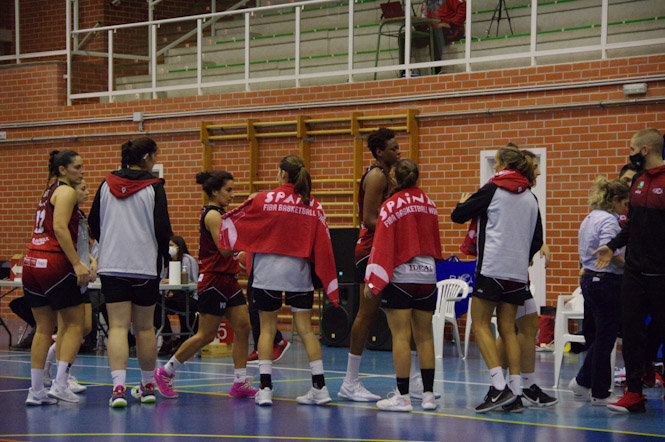Jugadoras del Hafesa Granada tras un partido (RACA) 