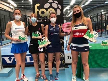 Las campeonas y subcampeonas en categoria femenina posan con su trofeo (FAP) Las campeonas y subcampeonas en categoria femenina posan con su trofeo (FAP)