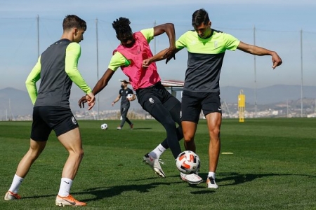 El filial ha preparado el partido con máxima intensidad (CANTERA NAZARÍ) El filial ha preparado el partido con máxima intensidad (CANTERA NAZARÍ)