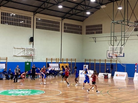 El Grupo Hafesa Granada volvió a vencer a Fustecma Nou Básquet (RACA) El Grupo Hafesa Granada volvió a vencer a Fustecma Nou Básquet (RACA)
