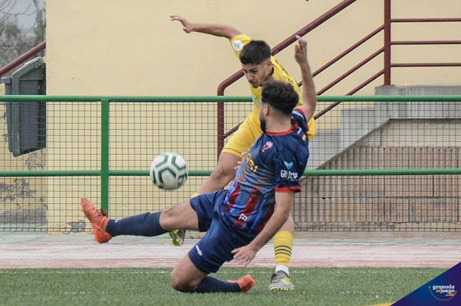 El derbi estuvo lleno de intensidad (JOSÉ M. BALDOMERO) 