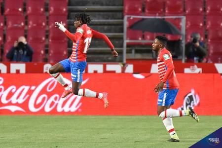 Domingos Quina volvió a ver puerta con otro golazo por segunda jornada consecutiva (JOSÉ M. BALDOMERO) Domingos Quina volvió a ver puerta con otro golazo por segunda jornada consecutiva (JOSÉ M. BALDOMERO)