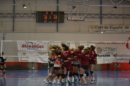 Las jugadoras del Nevadis Albolote celebran la victoria (ACV`16) Las jugadoras del Nevadis Albolote celebran la victoria (ACV`16)