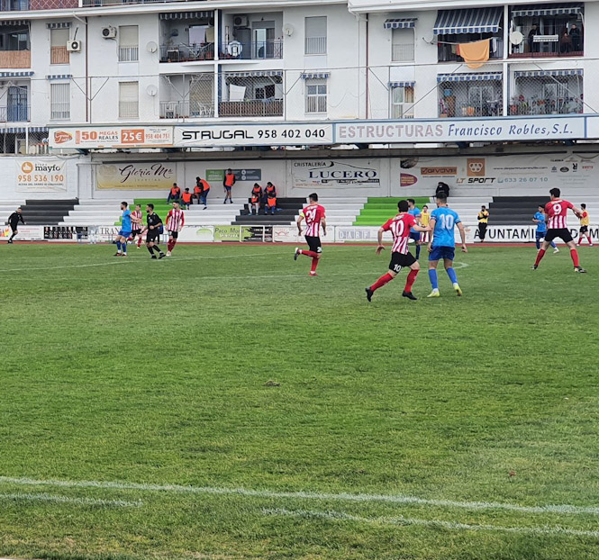 La UD Maracena estrenó el campo de césped natural (ATLÉTICO PORCUNA) 
