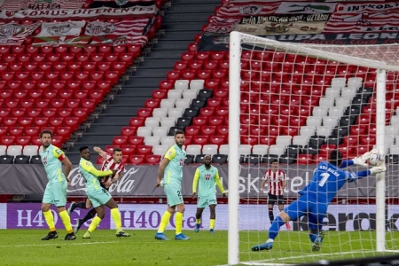 El gol de Álex Berenguer en el descuento impidió al Granada sumar un punto en `San Mamés´ (ATHLETIC CLUB)