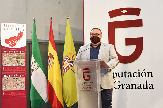 El Diputado de Deportes, Manuel Guirado ha presentado `Recorre tu provincia` (R. MARTÍNEZ / DIPGRA) 
