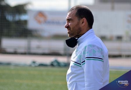 Jesús Sierra, entrenador del Fertisac Atarfe Industrial, durante un partido (GRJ) Jesús Sierra, entrenador del Fertisac Atarfe Industrial, durante un partido (GRJ)