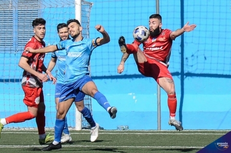 El Maracena empezará su lucha por la permanencia ante el Estepona (JOSÉ M. BALDOMERO) El Maracena empezará su lucha por la permanencia ante el Estepona (JOSÉ M. BALDOMERO)
