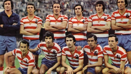 Alineación del glorioso Granada `Matagigantes´ de la primera mitad de los 70 (MUNDO DEPORTIVO) Alineación del glorioso Granada `Matagigantes´ de la primera mitad de los 70 (MUNDO DEPORTIVO)