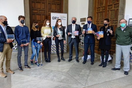 Recibimiento a los corredores de esquí de montaña (AYTO. GRANADA) Recibimiento a los corredores de esquí de montaña (AYTO. GRANADA)