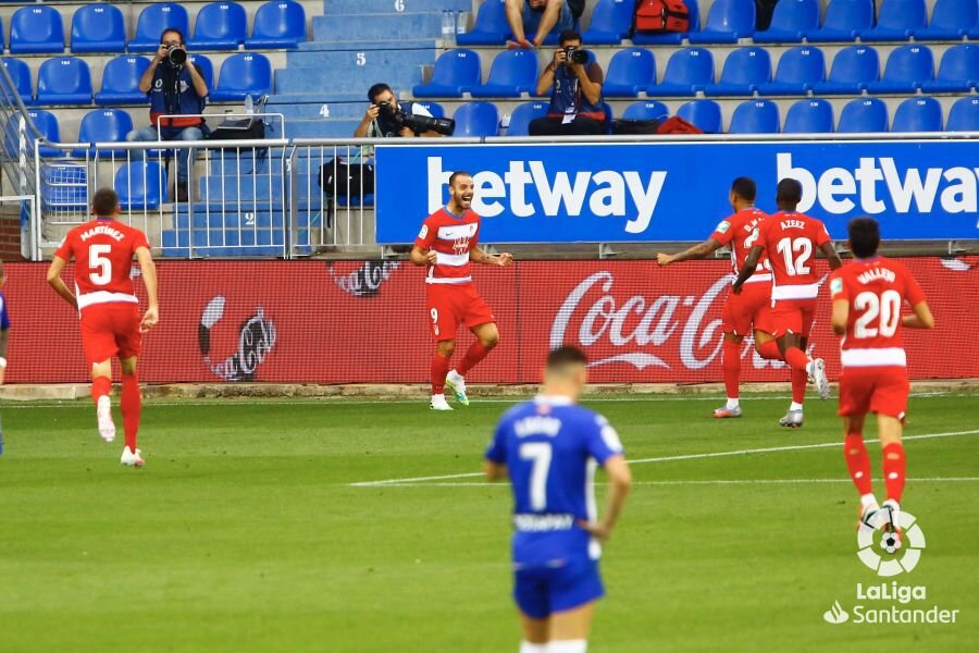 El Granada logró en `Mendizorroza` la salvación de la temporada pasada (LALIGA)