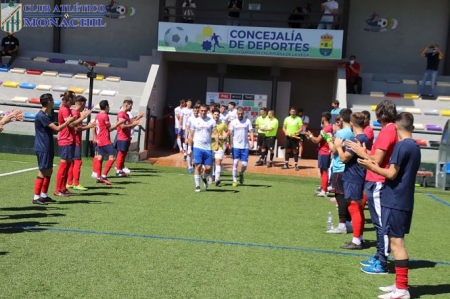 El Churriana ha hecho el pasillo al Atlético Monachil (MANU LÓPEZ / ATLÉTICO MONACHIL) El Churriana ha hecho el pasillo al Atlético Monachil (MANU LÓPEZ / ATLÉTICO MONACHIL)