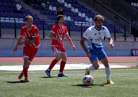 Jordi (de fondo) hizo el gol de la victoria del MMotril (MIGUEL JÁIMEZ) Jordi (de fondo) hizo el gol de la victoria del MMotril (MIGUEL JÁIMEZ)