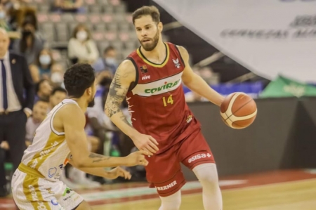 Christian Díaz prepara un ataque (JOSÉ VELASCO)