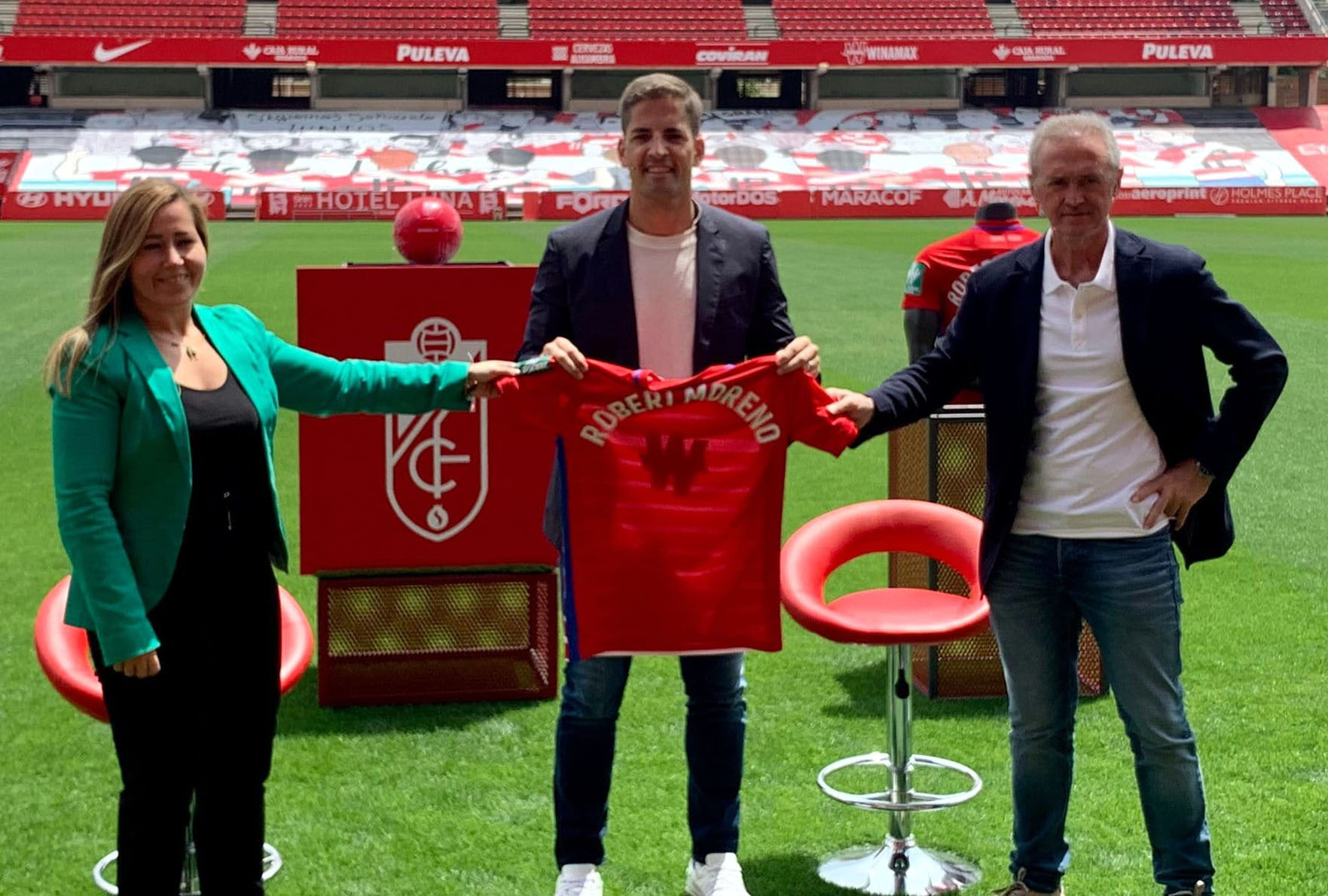 Robert Moreno fue presentado este mediodía como nuevo entrenador del Granada (JOSÉ VELASCO / GRJ)