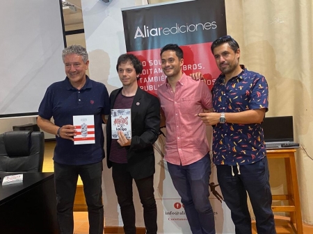 Imagen de la presentación del libro `Los Antihéroes de LaLiga`, ayer en la Corrala de Santiago