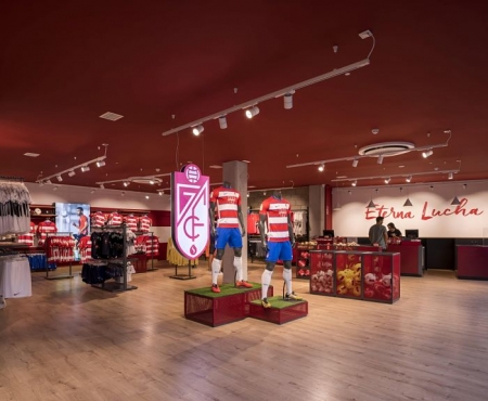 El Granada lanzará a la venta su nueva colección de ropa este lunes (FREPI) El Granada lanzará a la venta su nueva colección de ropa este lunes (FREPI)