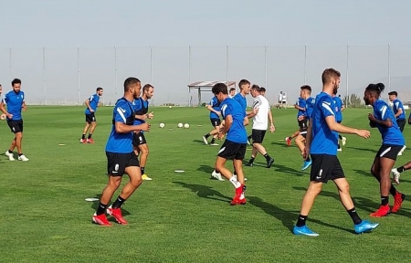 El Granada se medirá al Crotone en su último amistoso del stage de Marbella (FRAN CALVO) El Granada se medirá al Crotone en su último amistoso del stage de Marbella (FRAN CALVO)