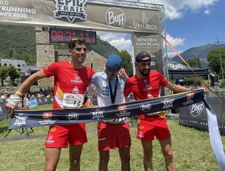 Manu Anguita se ha subido al podio (FAM) Manu Anguita se ha subido al podio (FAM)