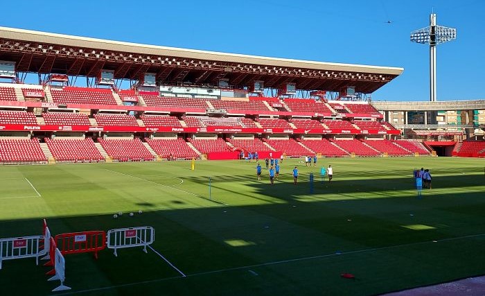El `Nuevo Los Cármenes` volverá a acoger público esta noche ante el Málaga (FRAN CALVO)
