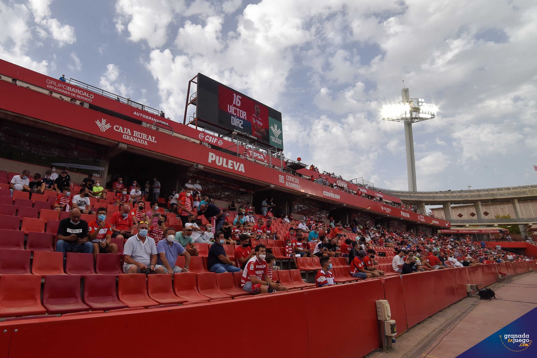 Sanidad permitirá la entrada en los estadios de hasta un 60 % de aforo (JOSÉ M. BALDOMERO)