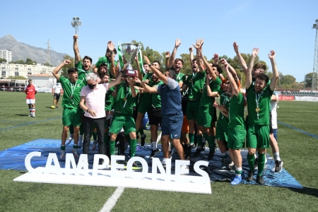 El Atarfe conquista la Copa Andalucía tras imponerse en una agónica tanda de penaltis al Atlético Espeleño (RFAF) El Atarfe conquista la Copa Andalucía tras imponerse en una agónica tanda de penaltis al Atlético Espeleño (RFAF)