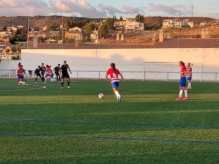 El Granada Femenino cayó en `Las Viñas` ante el equipo Juvenil del Huétor Vega (FRAN CALVO) El Granada Femenino cayó en `Las Viñas` ante el equipo Juvenil del Huétor Vega (FRAN CALVO)