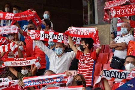 Los abonados del Granada ya pueden inscribirse para la designación de entradas del partido ante el Sevilla (JOSÉ M. BALDOMERO) Los abonados del Granada ya pueden inscribirse para la designación de entradas del partido ante el Sevilla (JOSÉ M. BALDOMERO)