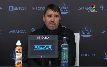 Eduardo Coudet, durante la rueda de prensa posterior al choque frente al Granada (LALIGA TV) Eduardo Coudet, durante la rueda de prensa posterior al choque frente al Granada (LALIGA TV)
