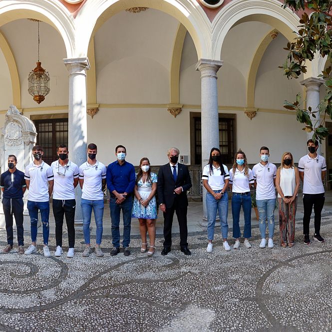 Presentación del convenio entre Ayuntamiento de Granada y Granada CF (JAVIER ALGARRA/ AYUNTAMIENTO)