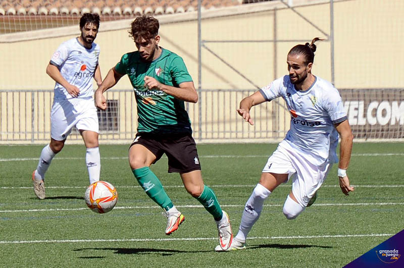 El CD Huétor Vega tendrá un partido complicado ante el Marbella (JOSÉ M. BALDOMERO)
