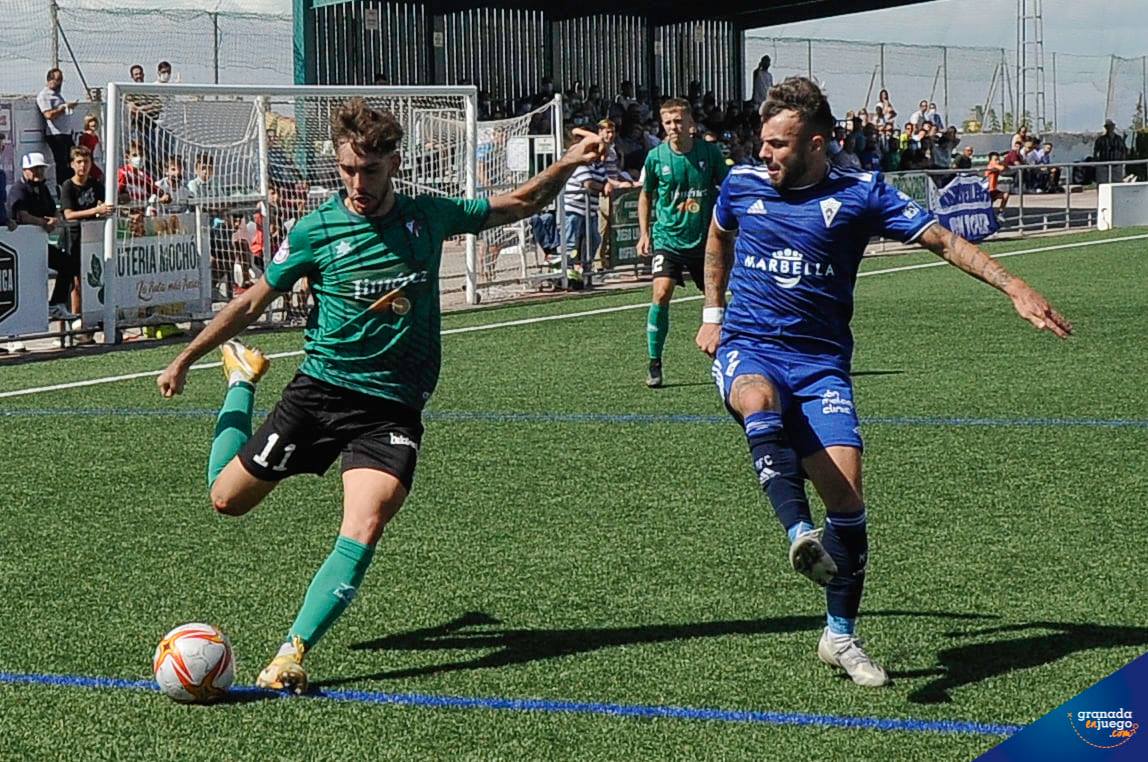 El Huétor Vega cayó en casa ante el Marbella (JOSÉ M. BALDOMERO)