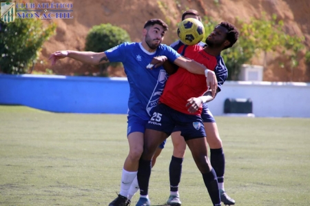 Atlético Monachil y Estepona disputaron un vibrante partido (MANU LÓPEZ / ATLÉTICO MONACHIL) Atlético Monachil y Estepona disputaron un vibrante partido (MANU LÓPEZ / ATLÉTICO MONACHIL)