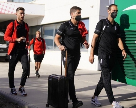 El Granada viajará a Pamplona el mismo día del partido y retornará a la mañana siguiente (PEPE VILLOSLADA / GCF) El Granada viajará a Pamplona el mismo día del partido y retornará a la mañana siguiente (PEPE VILLOSLADA / GCF)