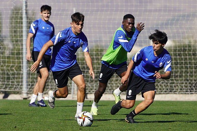 El Recreativo ha preparado el duelo a máxima intensidad (CANTERA NAZARÍ) 