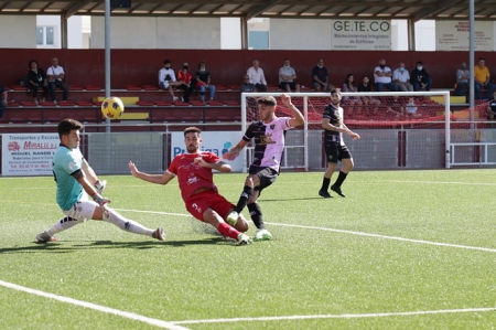 Ocasión del Arenas ante el Rincón (JORGE LOZANO) Ocasión del Arenas ante el Rincón (JORGE LOZANO)