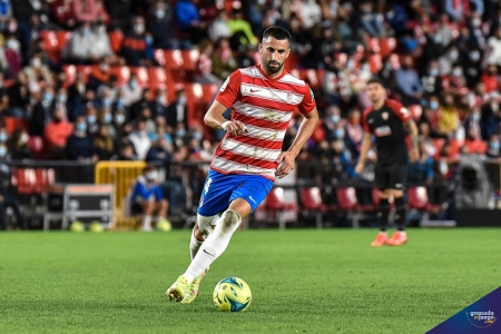 Gonalons estará alrededor de un mes de baja por la lesión sufrida en Pamplona (JOSÉ M. BALDOMERO) Gonalons estará alrededor de un mes de baja por la lesión sufrida en Pamplona (JOSÉ M. BALDOMERO)