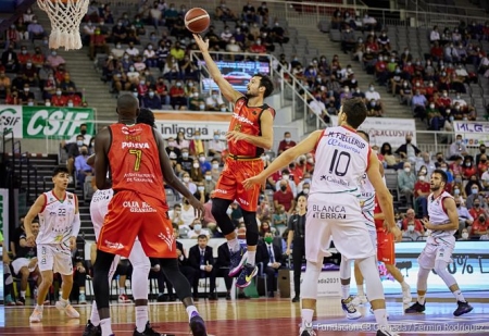 Petit Niang seguirá siendo baja (FERMÍN RODRÍGUEZ / FUNDACION-CBG) Petit Niang seguirá siendo baja (FERMÍN RODRÍGUEZ / FUNDACION-CBG)