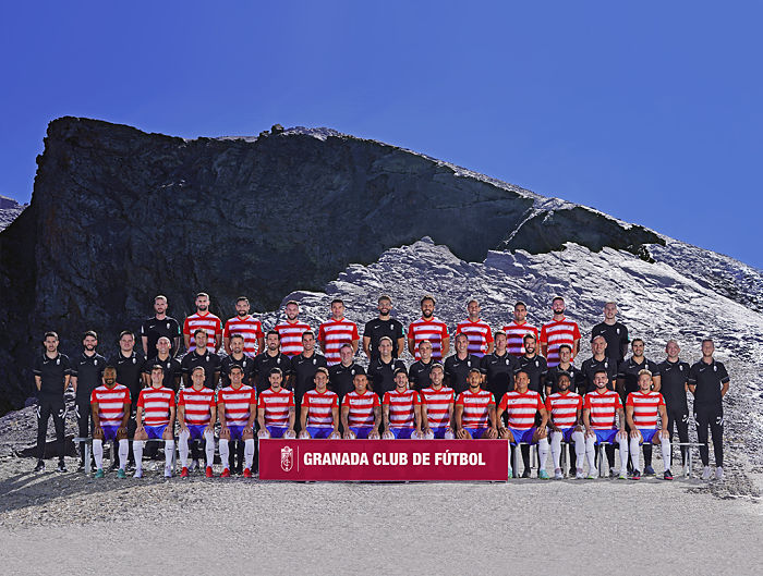 Fotografía oficial del Granada CF 2021/22 (GCF)
