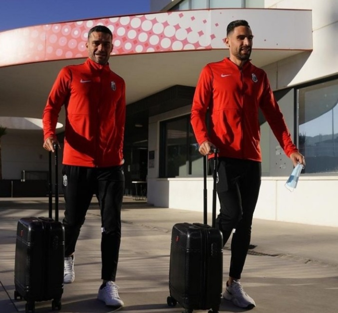 Jorge Molina y Antonio Puertas, a su salida de la Ciudad Deportiva en un desplazamiento anterior (PEPE VILLOSLADA / GCF)