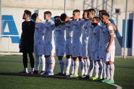 Minuto de silencio en memoria de Samuel Píñar (MANU LÓPEZ/ ATLÉTICO MONACHIL)