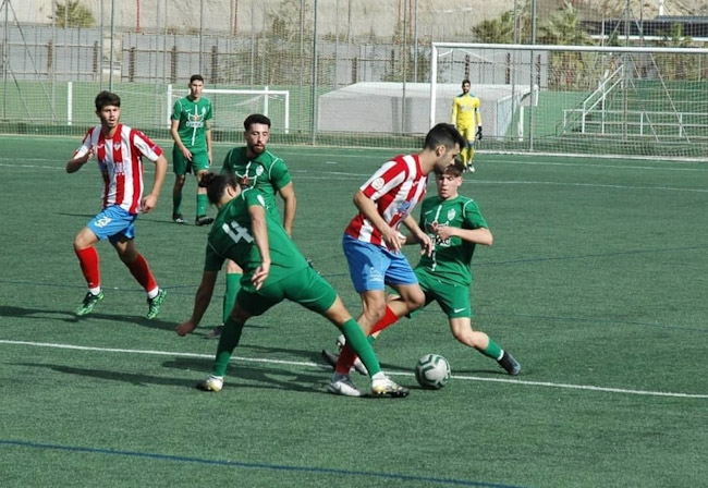 El Atarfe se fajó en defensa ante el Poli Almería (DAVINIA CAPEL)