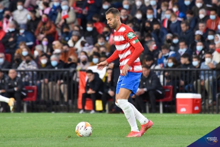 Víctor Díaz, durante el partido ante el Real Madrid (JOSÉ M. BALDOMERO)