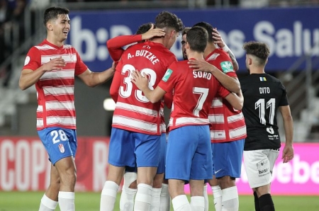 El Granada celebra uno de los goles anotados en el `Heliodoro` frente al Laguna (PEPE VILLOSLADA / GCF) El Granada celebra uno de los goles anotados en el `Heliodoro` frente al Laguna (PEPE VILLOSLADA / GCF)