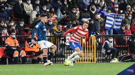 Arias marcó el gol del triunfo del Granada CF (JOSÉ M. BALDOMERO) Arias marcó el gol del triunfo del Granada CF (JOSÉ M. BALDOMERO)