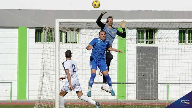 Alberto Sánchez fue el protagonista del partido (JOSÉ M. BALDOMERO / ARCHIVO) 